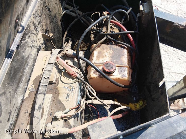 image for item DS3859 2015 PJ Trailers D8142 dump trailer