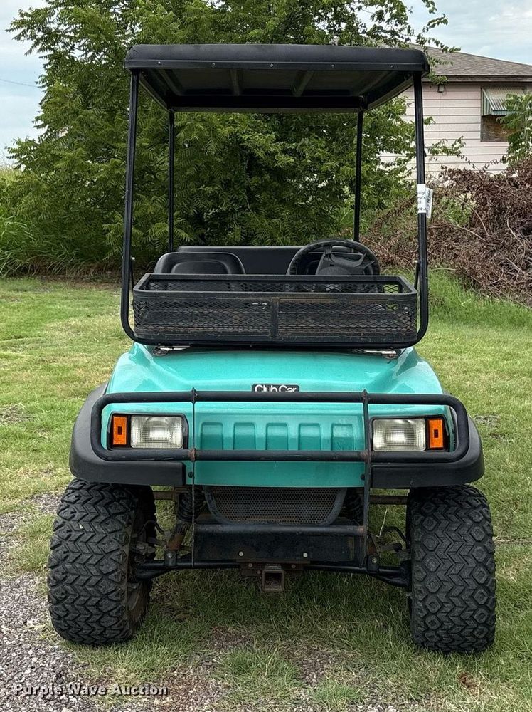 image for item DT6700 2005 Club Car Carryall 472 golf cart