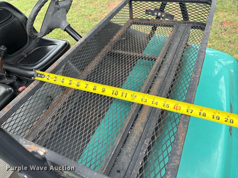 image for item DT6700 2005 Club Car Carryall 472 golf cart