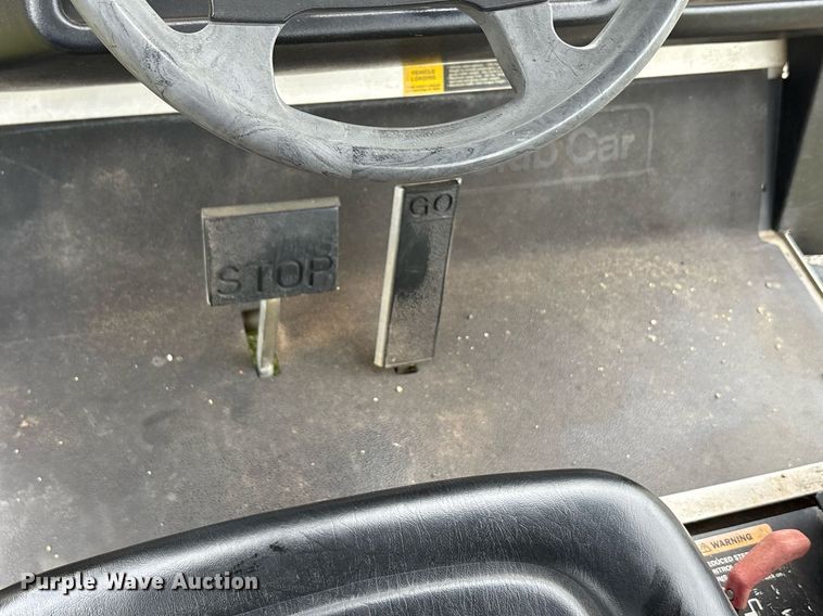 image for item DT6700 2005 Club Car Carryall 472 golf cart