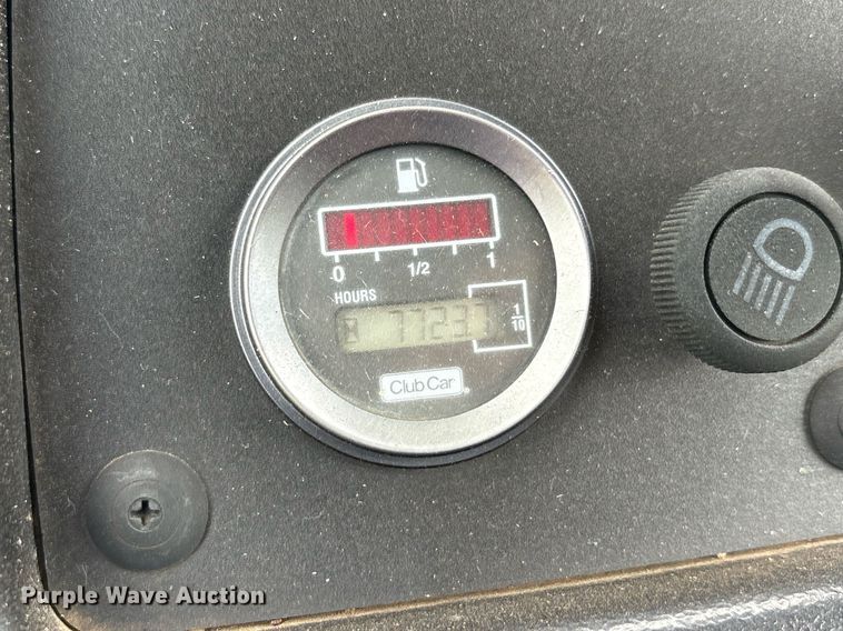 image for item DT6700 2005 Club Car Carryall 472 golf cart