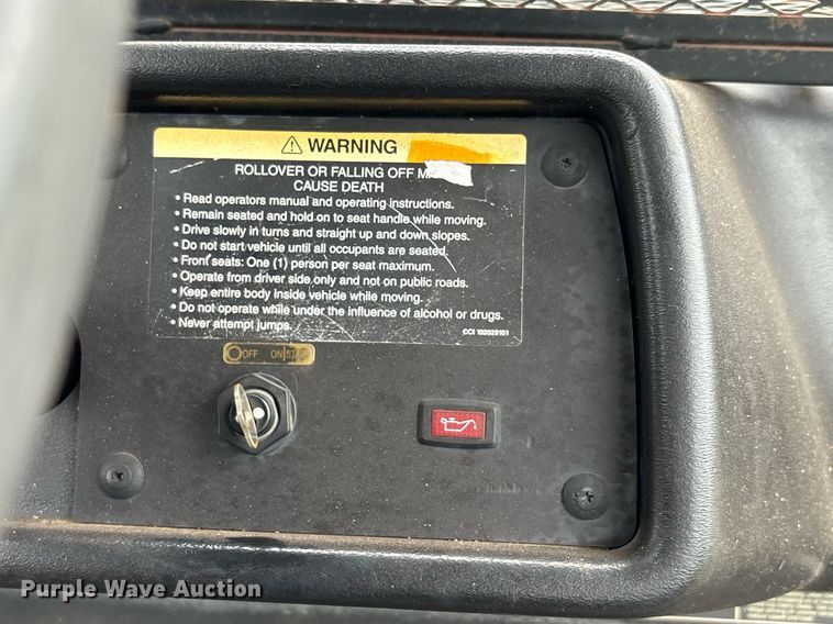 image for item DT6700 2005 Club Car Carryall 472 golf cart