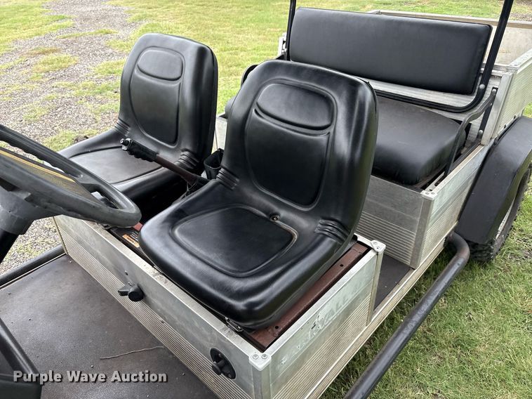 image for item DT6700 2005 Club Car Carryall 472 golf cart