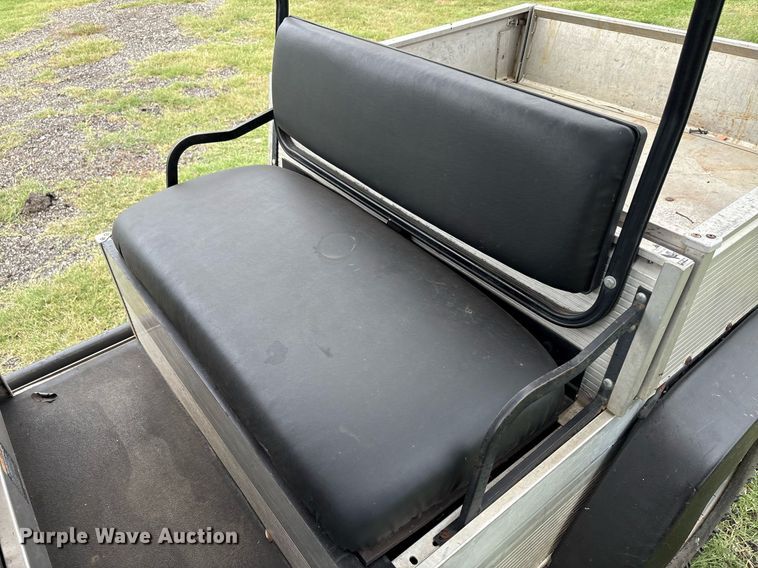 image for item DT6700 2005 Club Car Carryall 472 golf cart