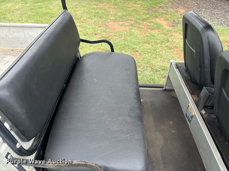 image for item DT6700 2005 Club Car Carryall 472 golf cart