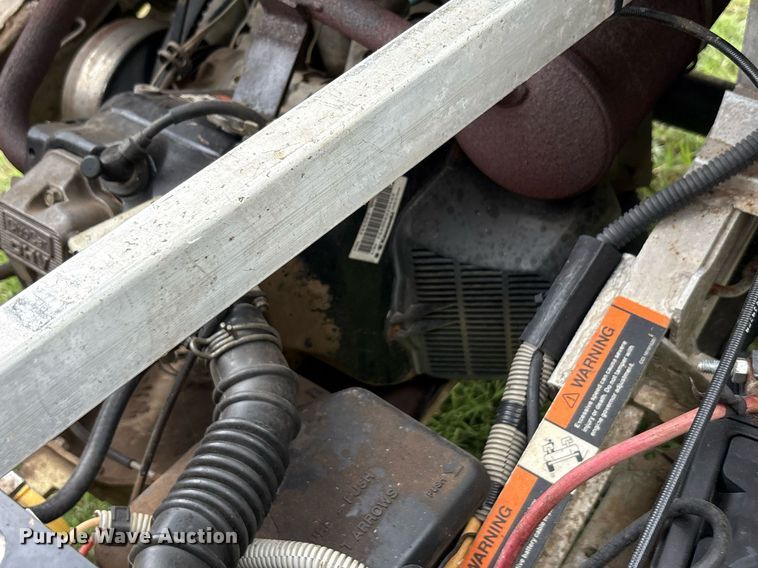 image for item DT6700 2005 Club Car Carryall 472 golf cart