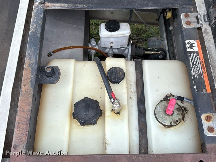 image for item DT6700 2005 Club Car Carryall 472 golf cart