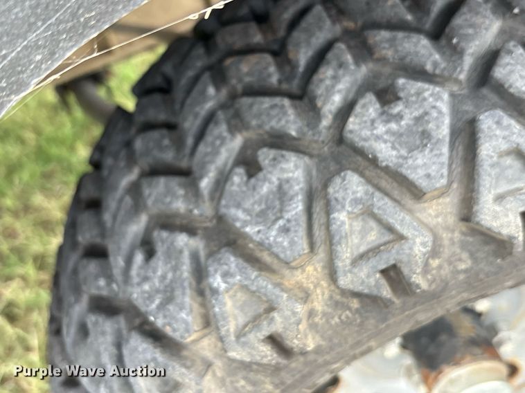 image for item DT6700 2005 Club Car Carryall 472 golf cart