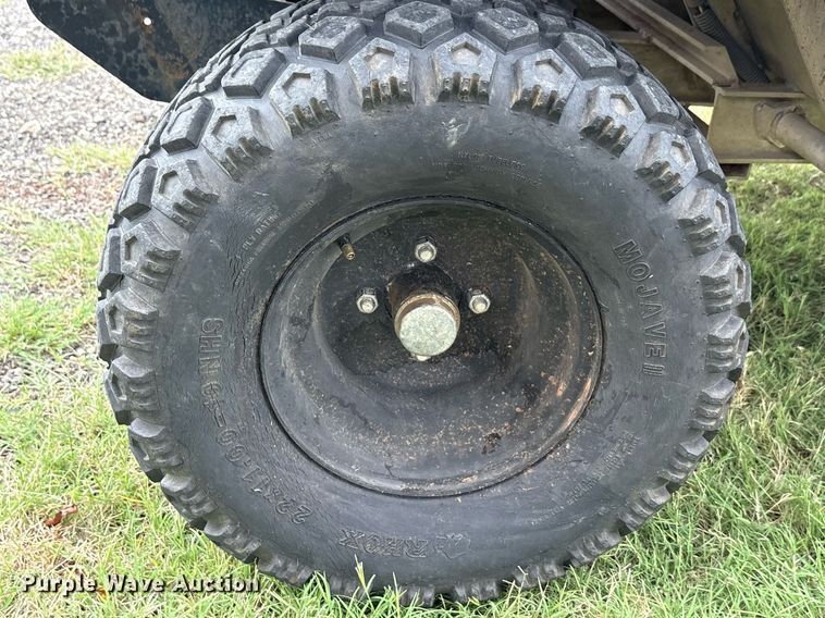 image for item DT6700 2005 Club Car Carryall 472 golf cart