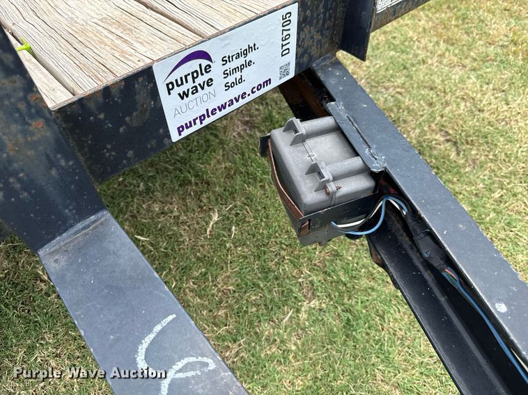 image for item DT6705 2012 Top Hat MP18X7-7E-C utility trailer