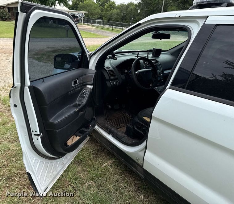 image for item DT6706 2016 Ford Explorer Police Interceptor SUV