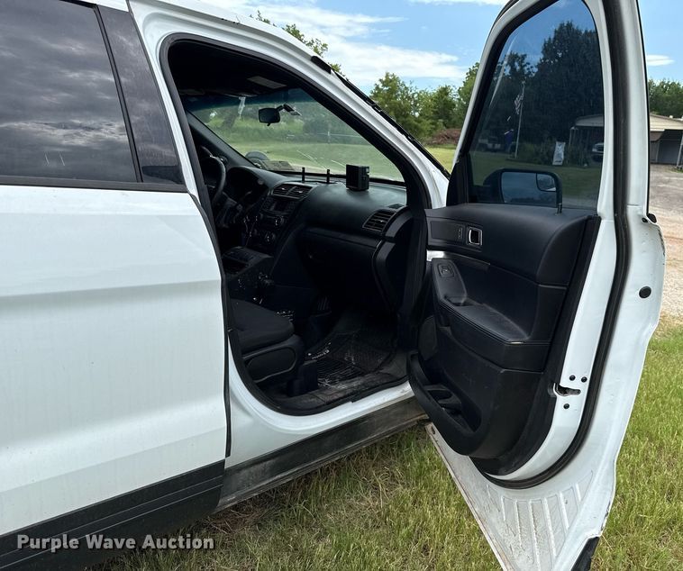 image for item DT6706 2016 Ford Explorer Police Interceptor SUV