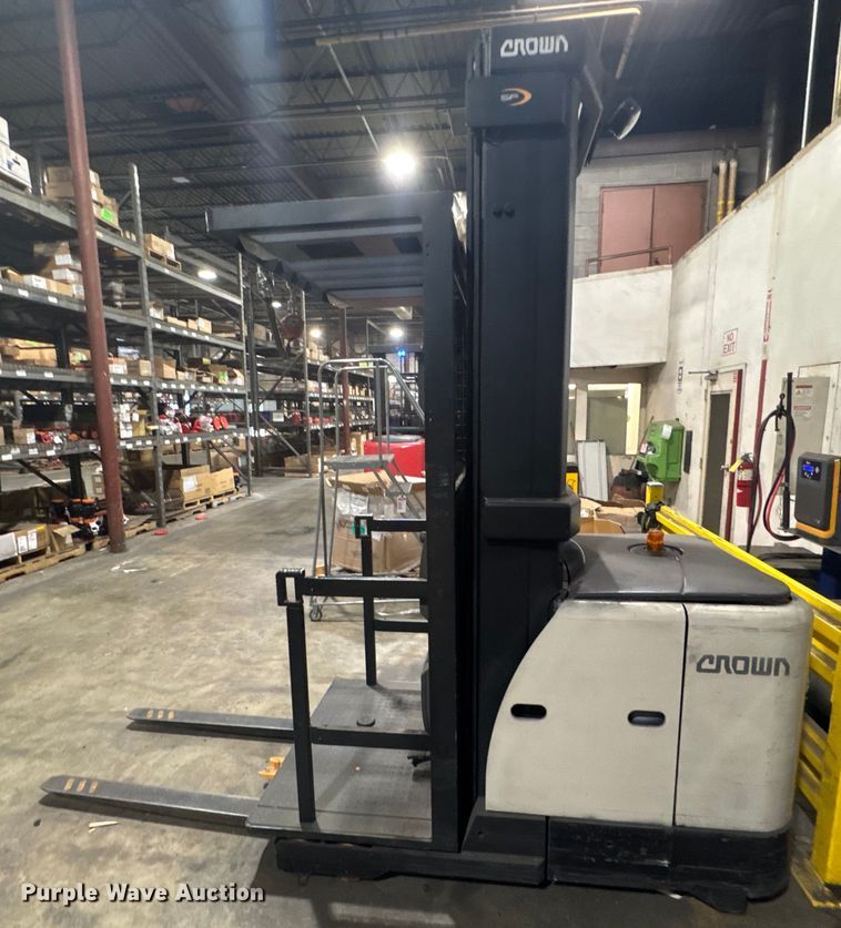 image for item DU7944 2018 Crown SP3520-30 order picker