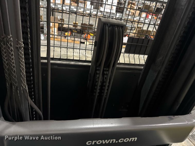 image for item DU7944 2018 Crown SP3520-30 order picker