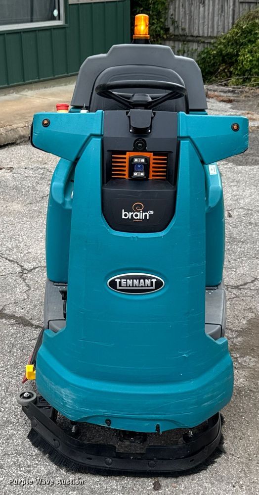 image for item DU9041 2019 Tennant T7AMR floor scrubber