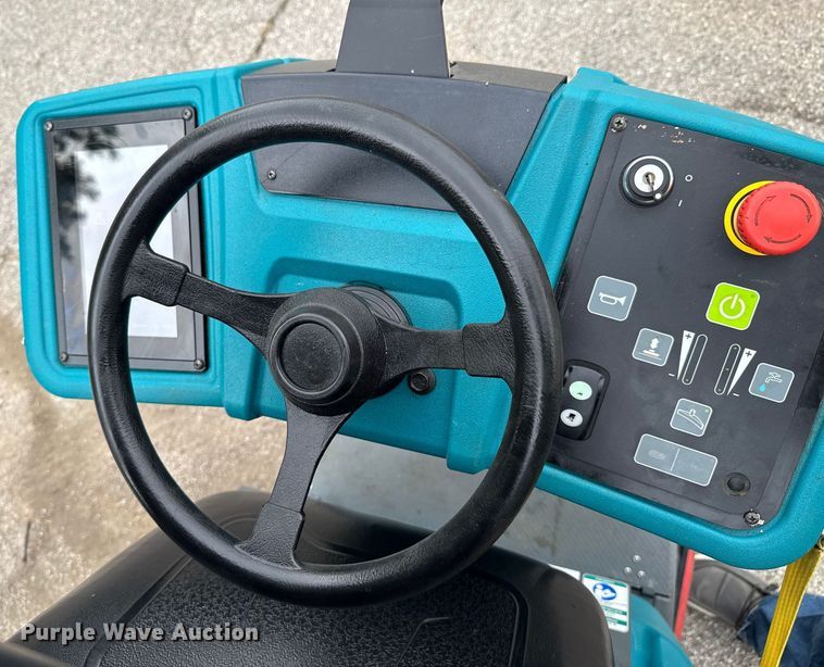 image for item DU9041 2019 Tennant T7AMR floor scrubber