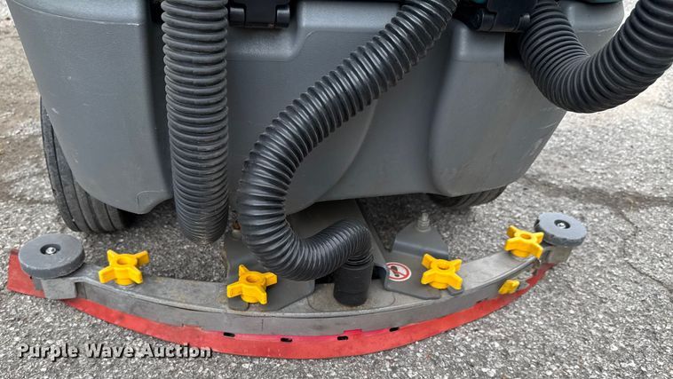 image for item DU9041 2019 Tennant T7AMR floor scrubber