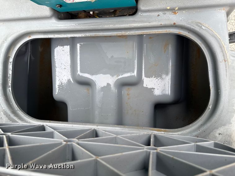 image for item DU9041 2019 Tennant T7AMR floor scrubber