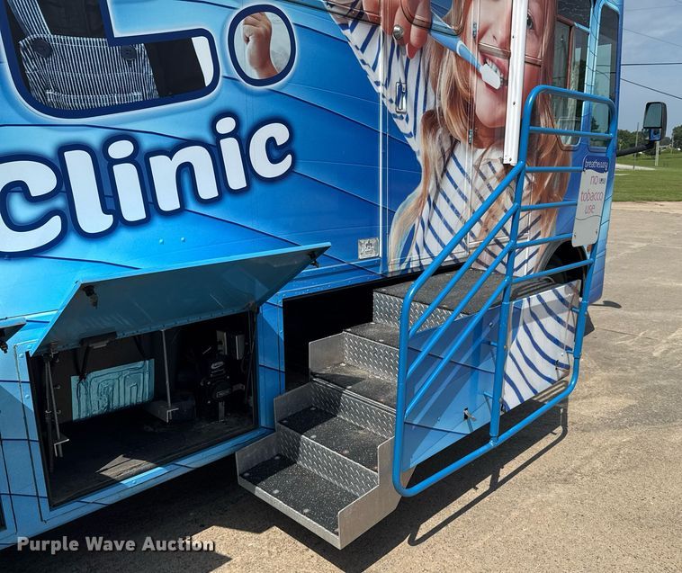 image for item DU9358 2003 Spartan Motors  mobile dentist clinic bus