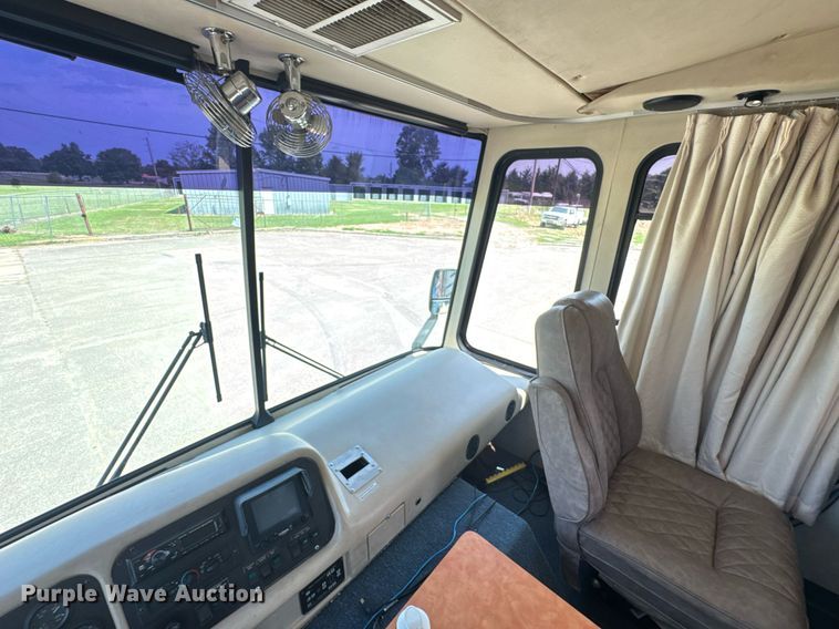 image for item DU9358 2003 Spartan Motors  mobile dentist clinic bus