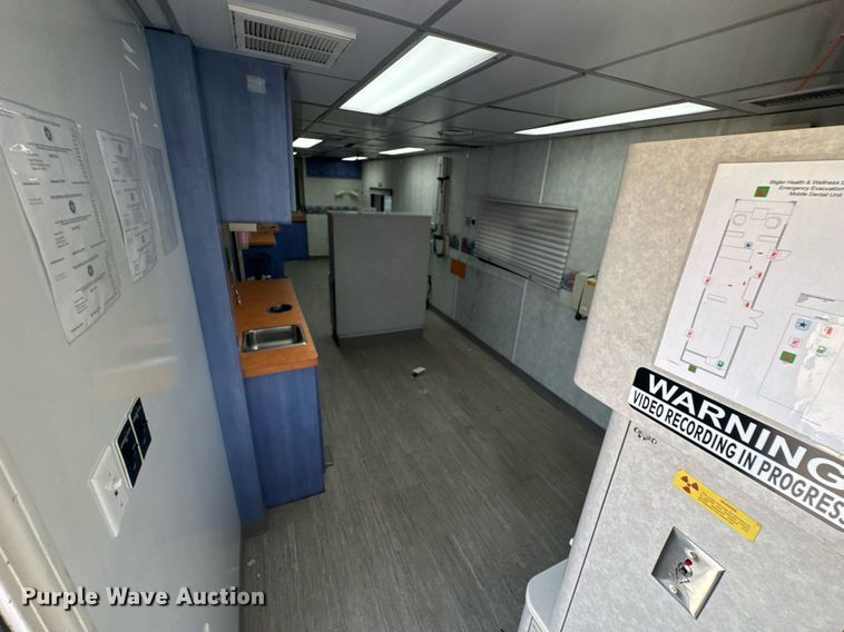 image for item DU9358 2003 Spartan Motors  mobile dentist clinic bus