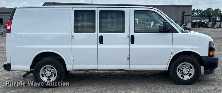image for item DU9359 2019 Chevrolet Express 2500 van
