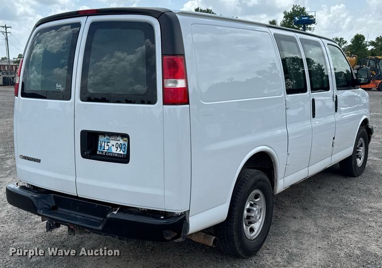 image for item DU9359 2019 Chevrolet Express 2500 van