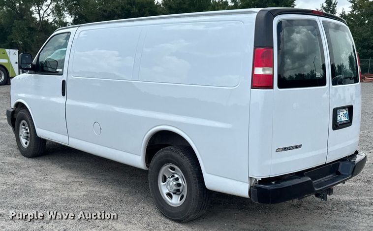 image for item DU9359 2019 Chevrolet Express 2500 van