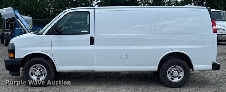 image for item DU9359 2019 Chevrolet Express 2500 van