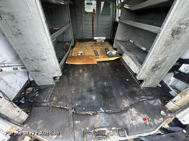 image for item DU9359 2019 Chevrolet Express 2500 van