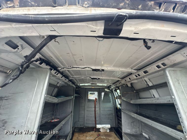 image for item DU9359 2019 Chevrolet Express 2500 van