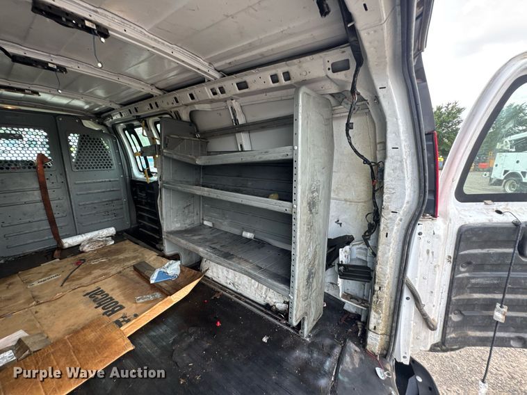 image for item DU9359 2019 Chevrolet Express 2500 van
