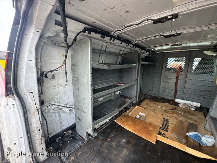 image for item DU9359 2019 Chevrolet Express 2500 van