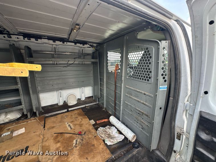 image for item DU9359 2019 Chevrolet Express 2500 van