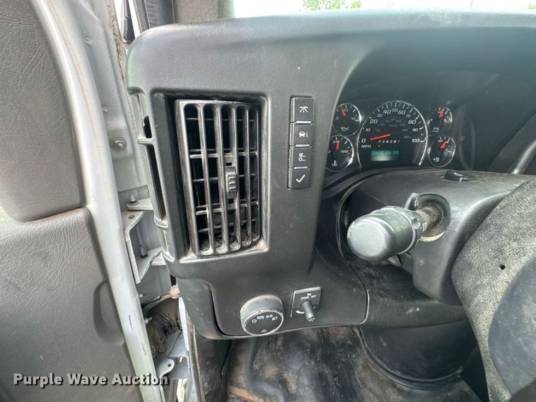 image for item DU9359 2019 Chevrolet Express 2500 van