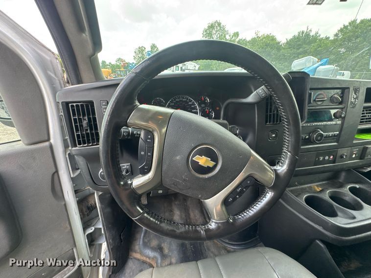 image for item DU9359 2019 Chevrolet Express 2500 van