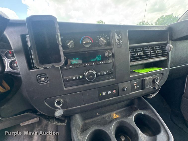 image for item DU9359 2019 Chevrolet Express 2500 van