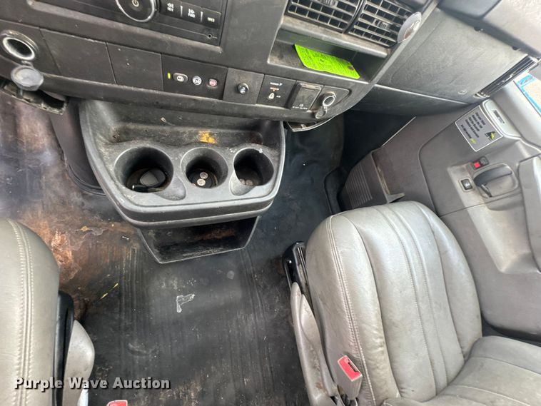 image for item DU9359 2019 Chevrolet Express 2500 van