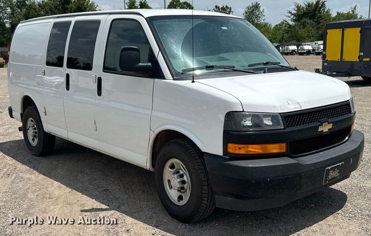image for item DU9360 2019 Chevrolet Express 2500 van
