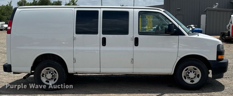 image for item DU9360 2019 Chevrolet Express 2500 van