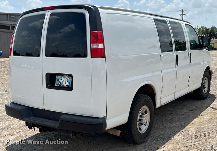 image for item DU9360 2019 Chevrolet Express 2500 van