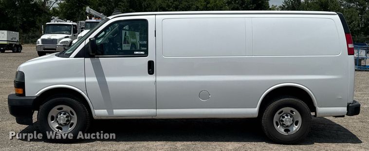 image for item DU9360 2019 Chevrolet Express 2500 van
