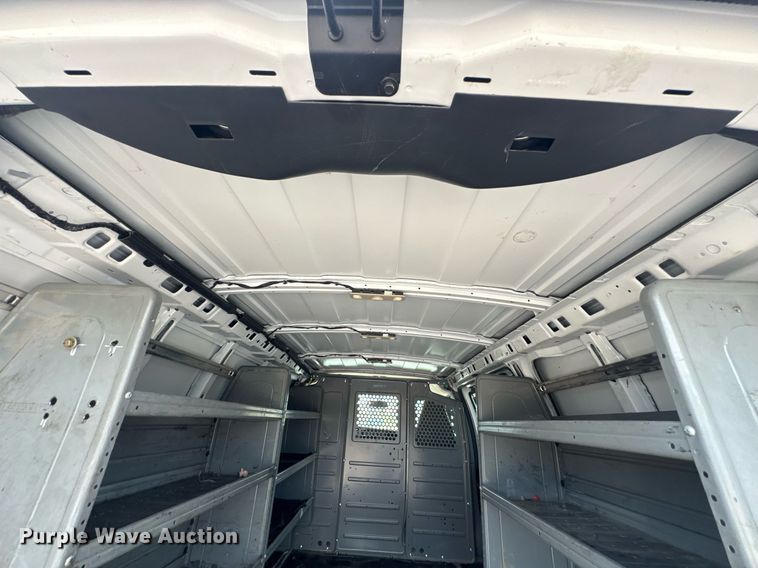 image for item DU9360 2019 Chevrolet Express 2500 van