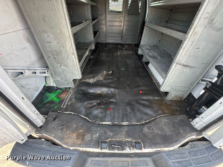 image for item DU9360 2019 Chevrolet Express 2500 van