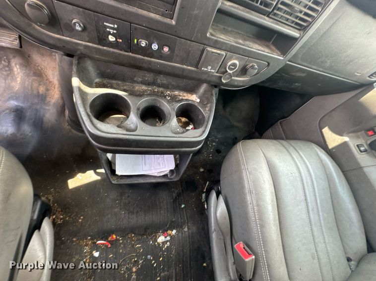 image for item DU9360 2019 Chevrolet Express 2500 van