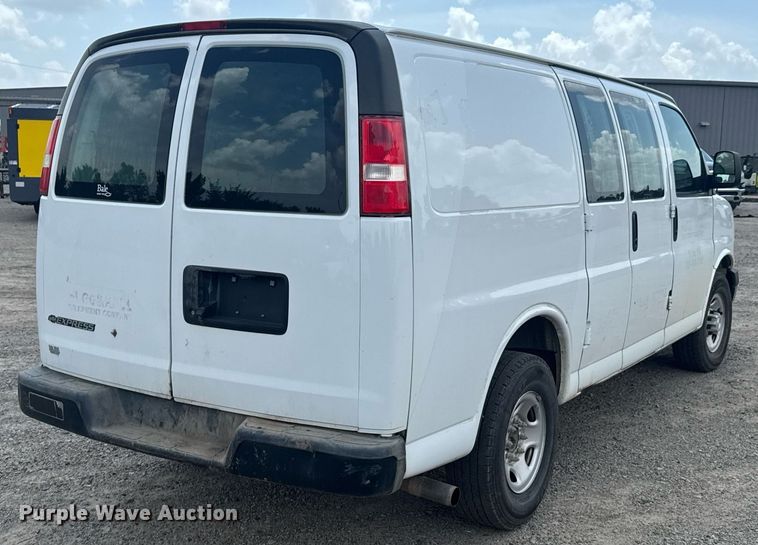 image for item DU9361 2019 Chevrolet Express 2500 van