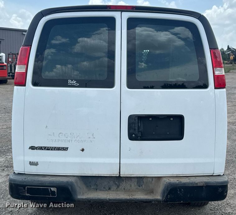 image for item DU9361 2019 Chevrolet Express 2500 van