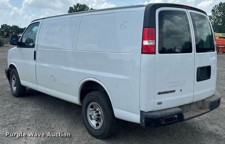 image for item DU9361 2019 Chevrolet Express 2500 van