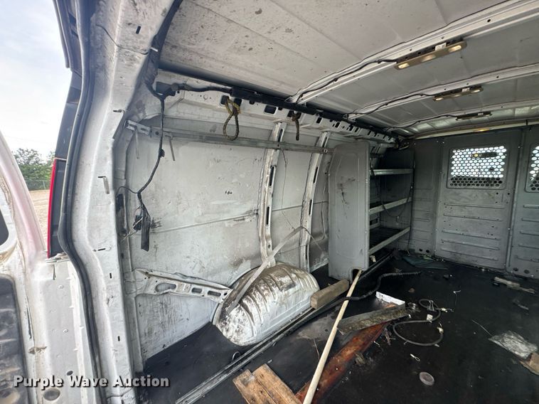 image for item DU9361 2019 Chevrolet Express 2500 van