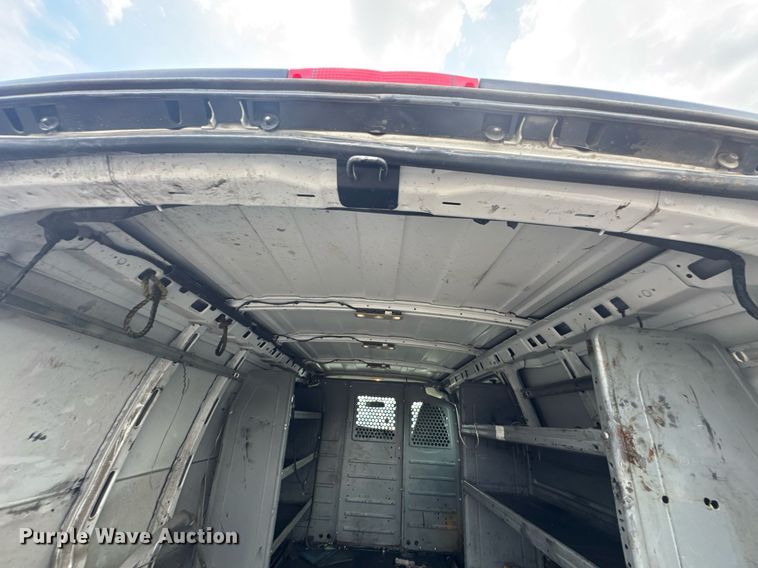 image for item DU9361 2019 Chevrolet Express 2500 van